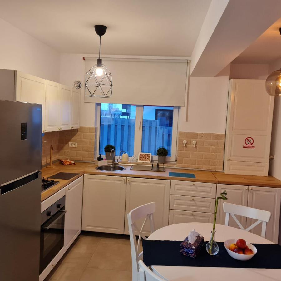 Galaxy Residence Villa Отопени Экстерьер фото