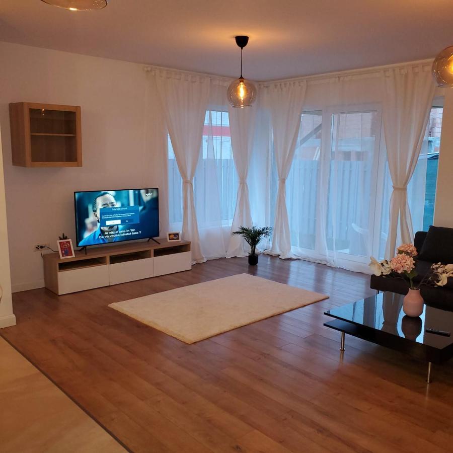Galaxy Residence Villa Отопени Экстерьер фото