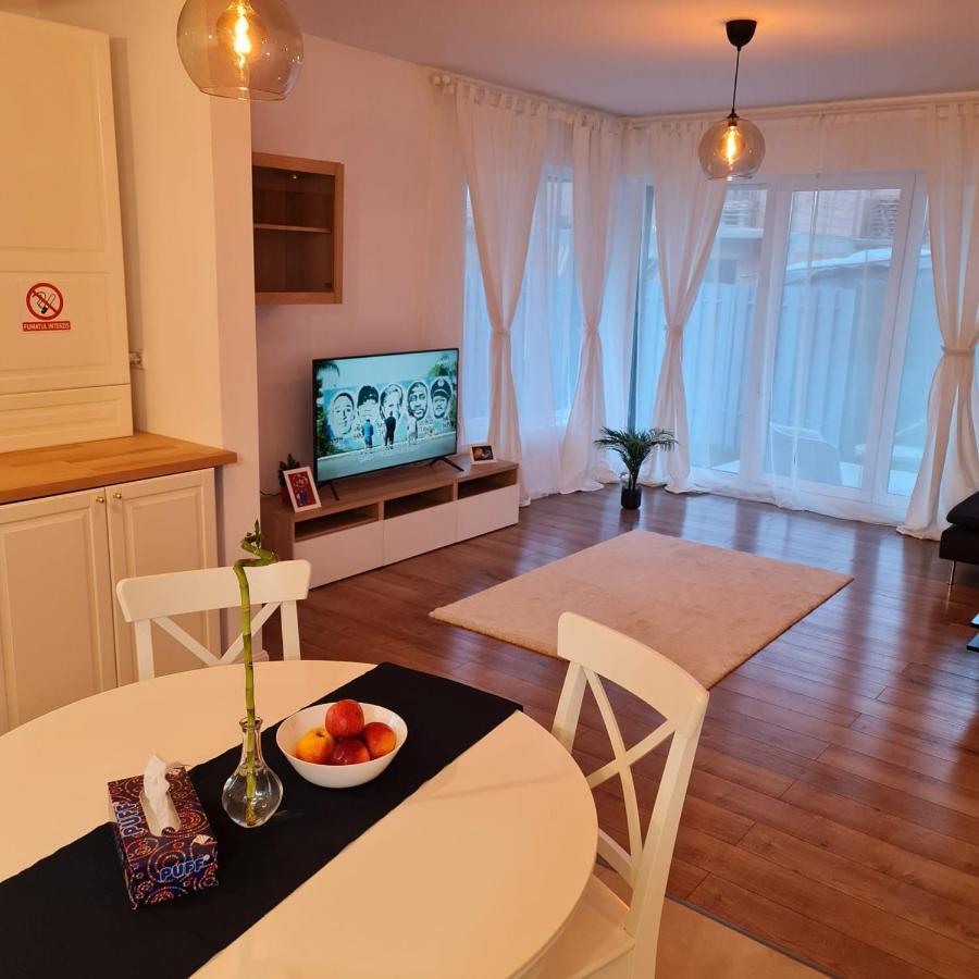 Galaxy Residence Villa Отопени Экстерьер фото